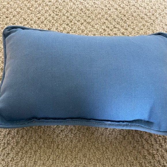 AUNT: cherished friend ... * cross-stitch over-stuffed throw pillow 13x8-1/2" - Picture 3 of 3